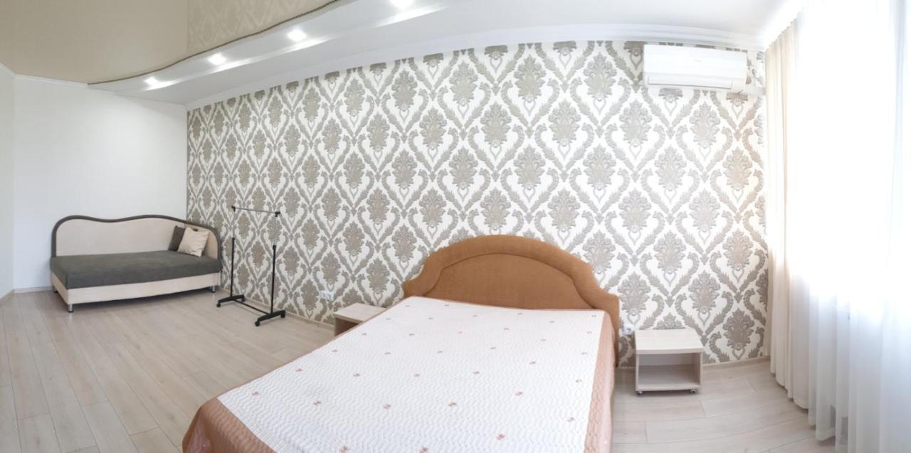 Apartament Near Dnieper Tsjerkasy Buitenkant foto